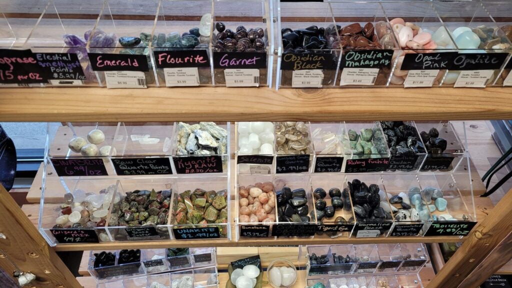 tumbled-gemstones-organized-by-type